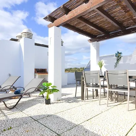 Hébergement de vacances Wintowinrentals Townhouse, Roof Terraze & Pool *